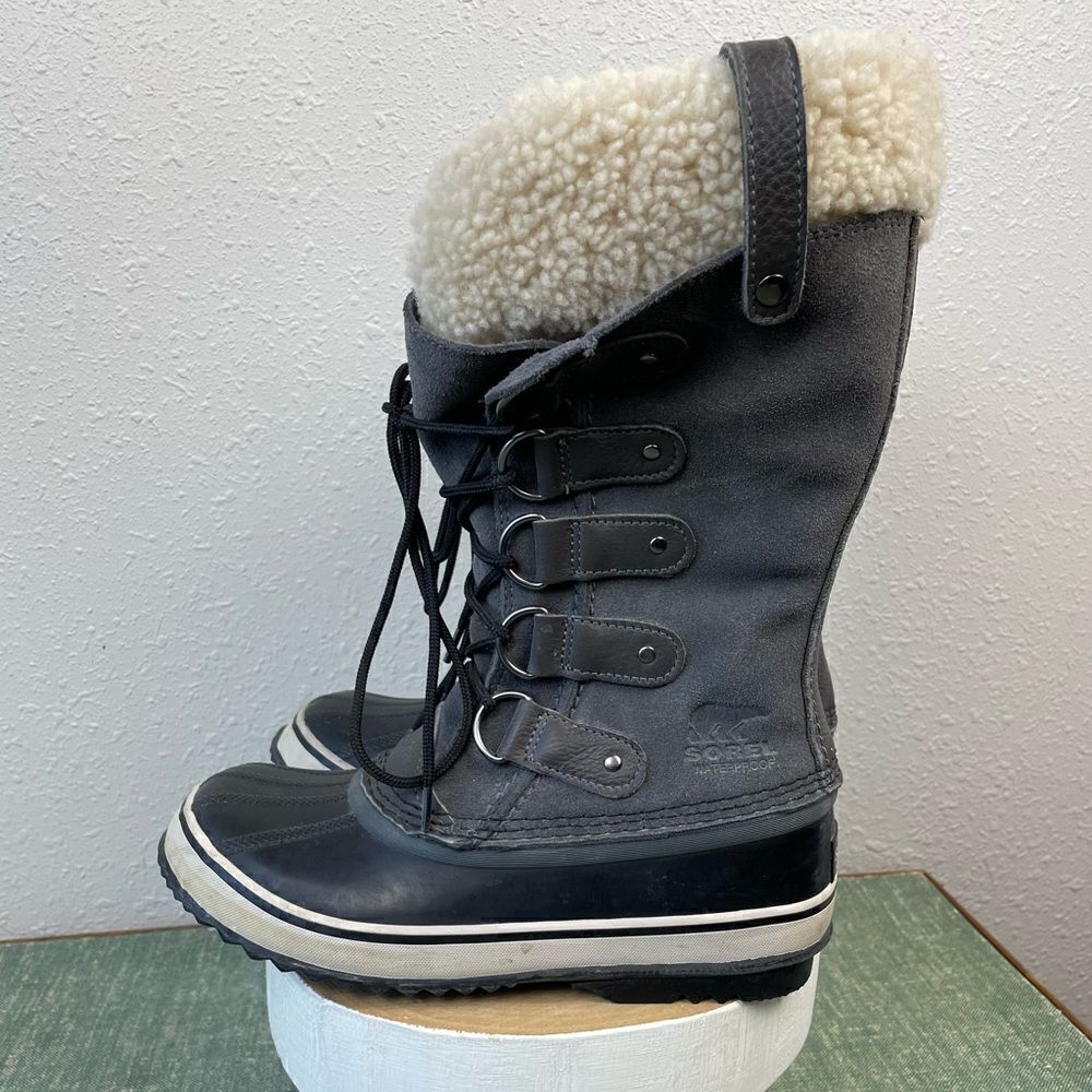 Sorel Gray and Black Waterproof Boots Size 5 EUC